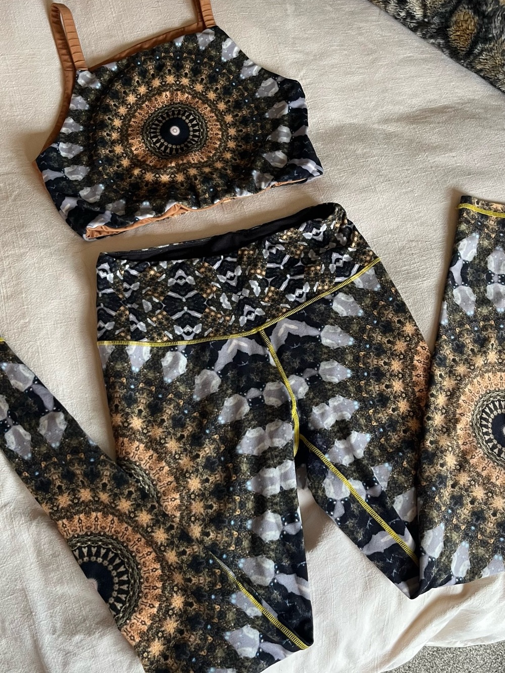 Wolven Noor Leggings and Top Set
